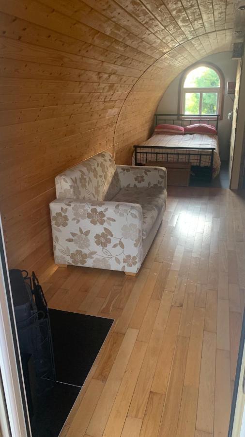 Railway Pod, Castlewellan Hotel Bagian luar foto